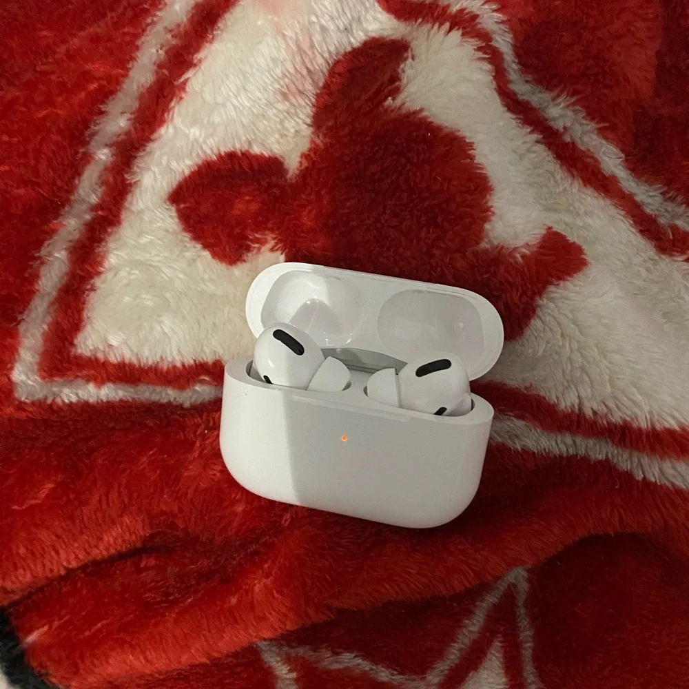 Apple AirPods Pro with Charging Case - White